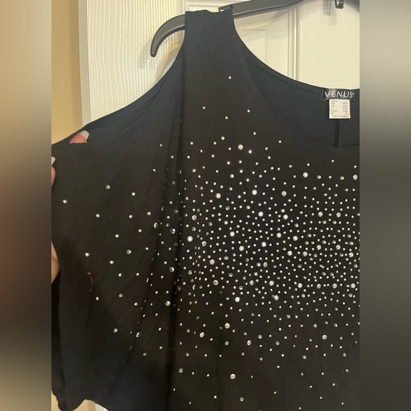Venus size xl black cold shoulder top - Picture 2 of 3